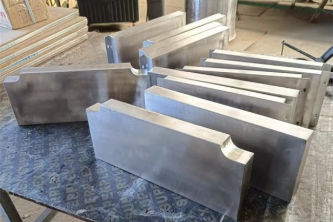 营口不锈钢包铅件